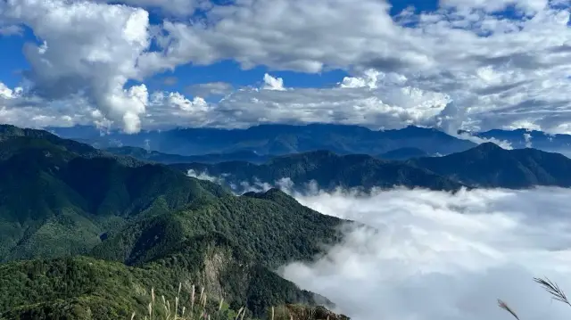 EXTREME AND CHALLENGING HIKING JIALISHAN MIAOLI (BY CAR)